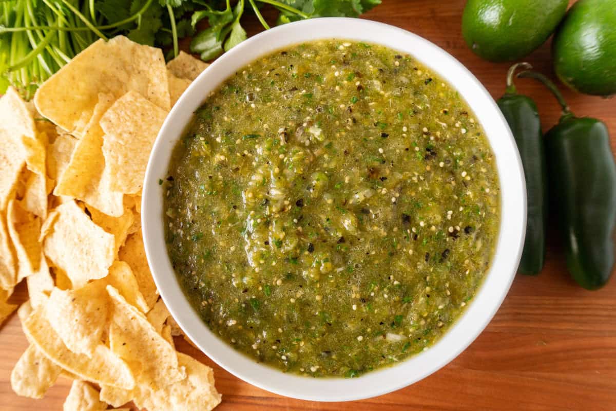 Easy Roasted Tomatillo Salsa Recipe: Perfect for Summer Tacos